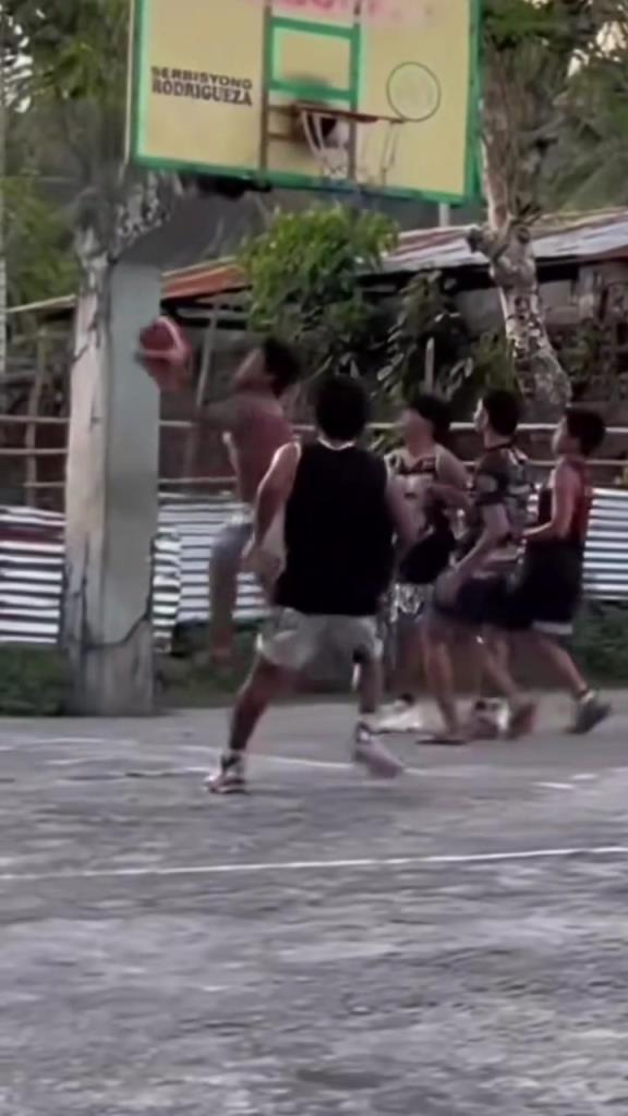 我都準(zhǔn)備好嘲笑他了，結(jié)果被他帥到了