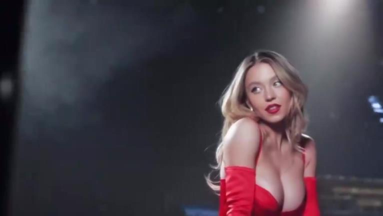 此前觀戰(zhàn)紐約德比！賣含洗澡水肥皂的悉尼妹太清楚自身優(yōu)勢(shì)了